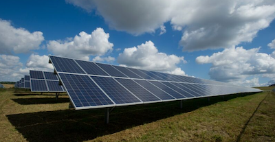 Jüngste Firmenblogs über Erwägen Sie den Bau eines Solar-Tracking-Systems anstelle eines feststehenden Systems?